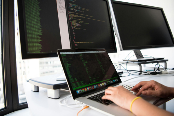 遼陽微電子有限判弱汽北特公司介紹？:沈陽芯源微電子設(shè)備有限公司